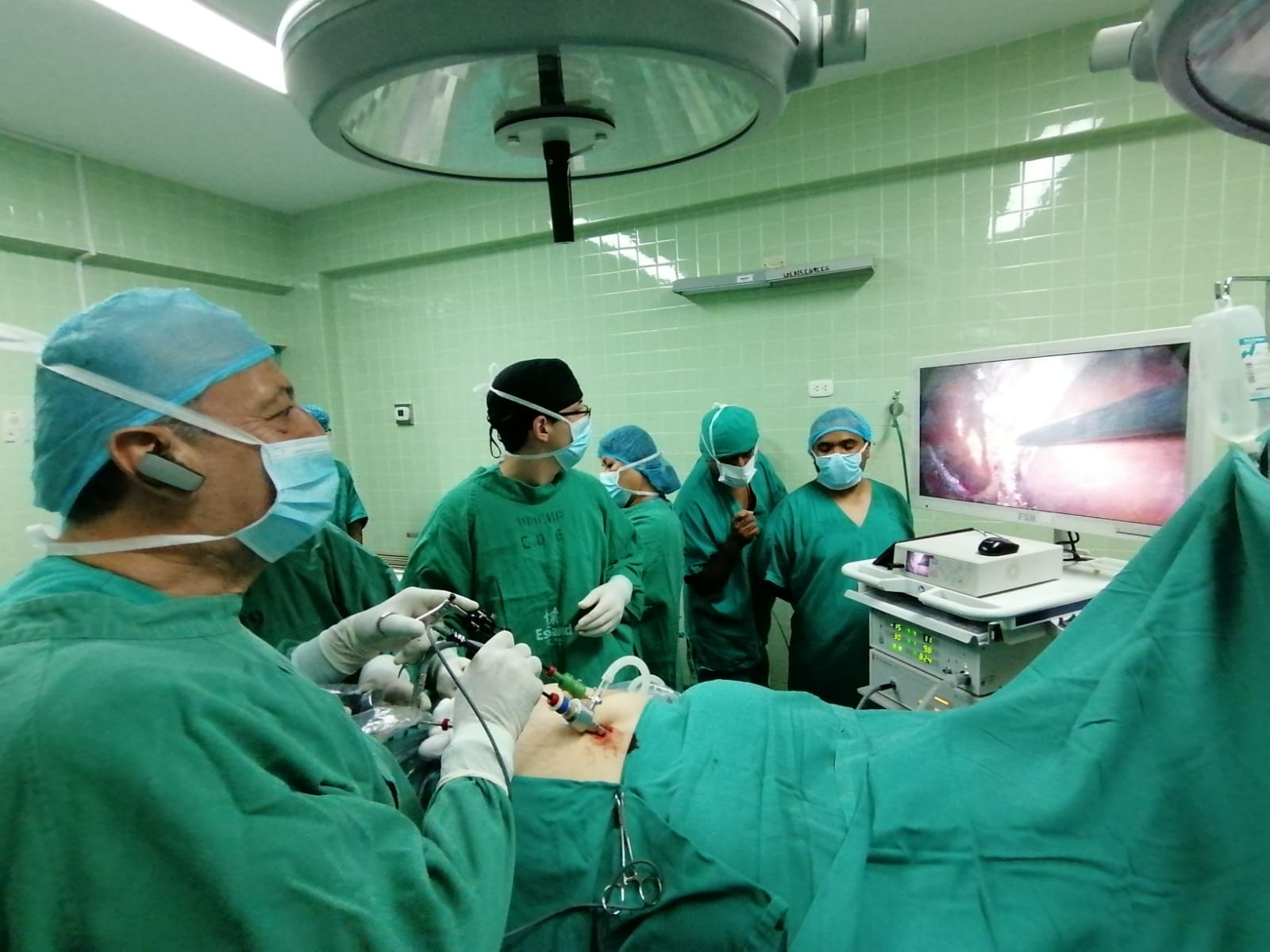 Essalud - Hospital Cayetano Heredia de EsSalud Piura cuenta con moderna torre de cirugía laparoscópica