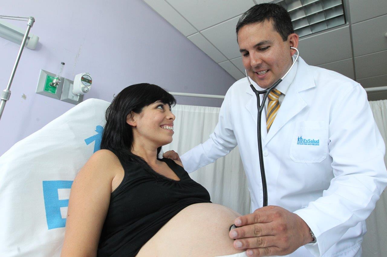 Hospital Voto Bernales de EsSalud Almenara promueve control prenatal