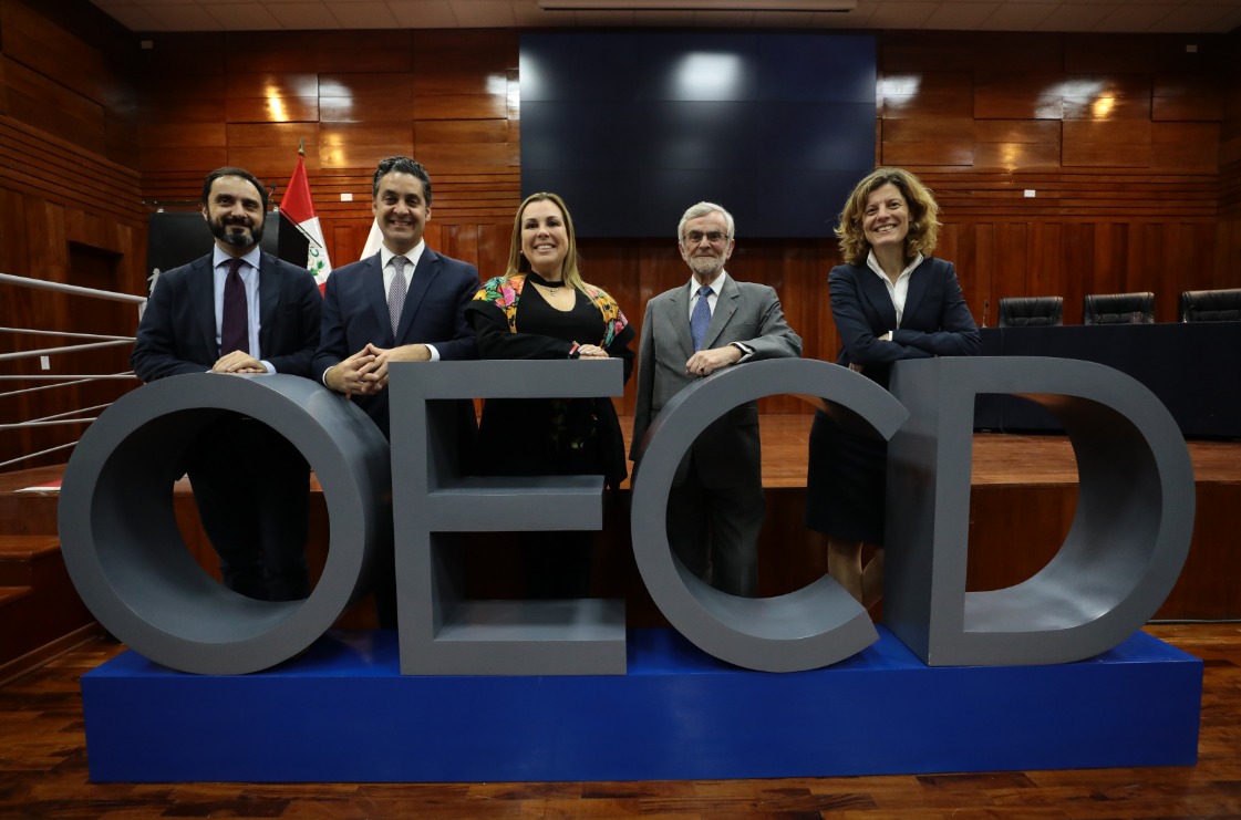 Fiorella Molinelli inicia con OCDE reforma para compras públicas de medicamentos en EsSalud