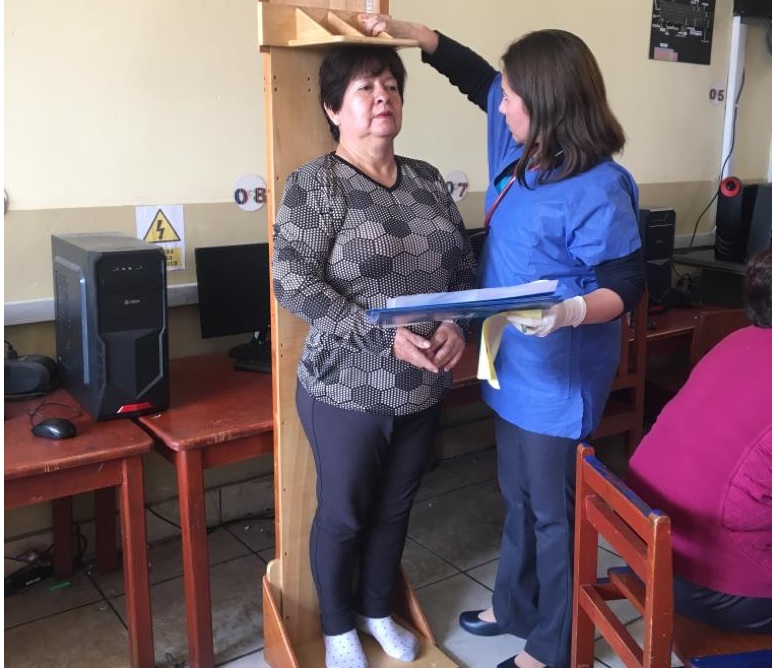 EsSalud Cajamarca realiza jornada preventiva integral a trabajadores de colegio de la región