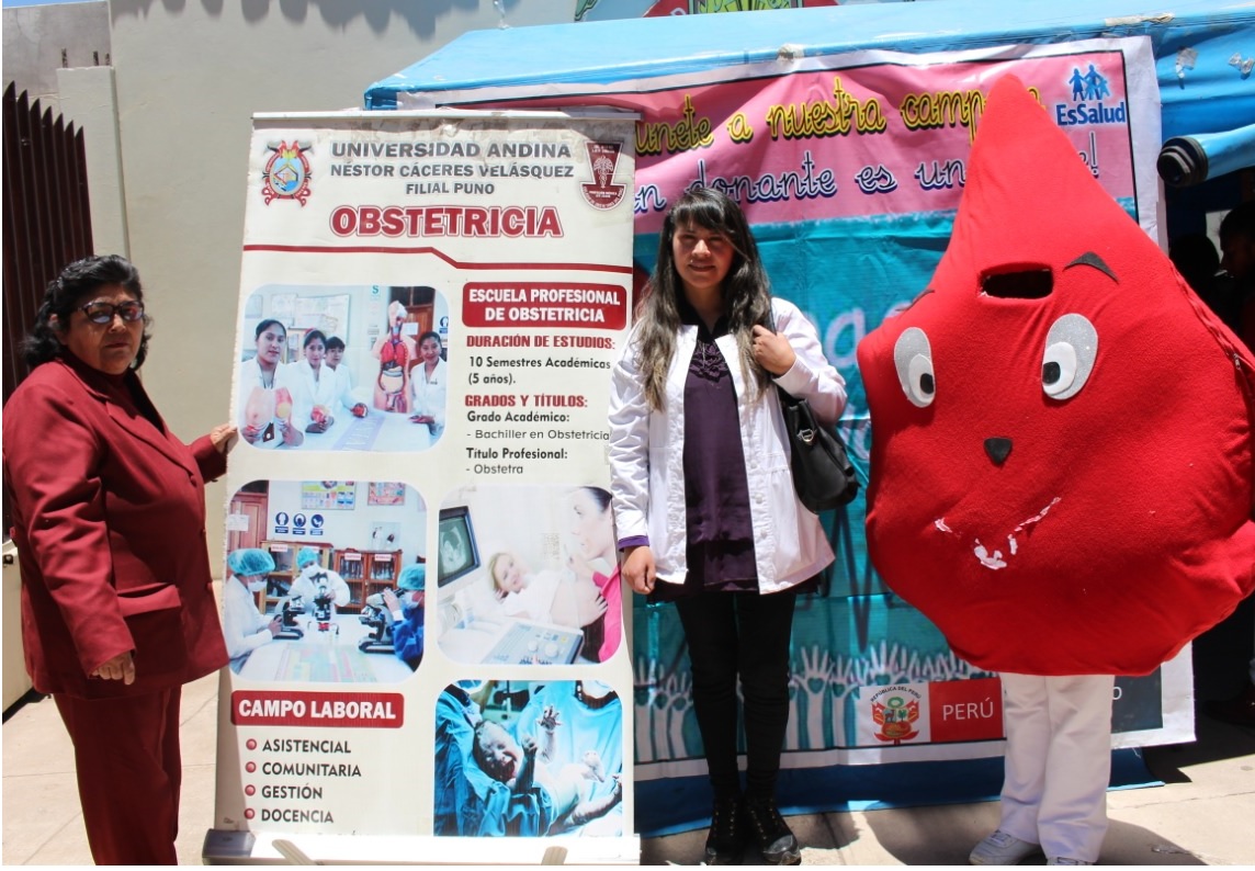 EsSalud Puno organiza campaña de donación de sangre con estudiantes universitarios
