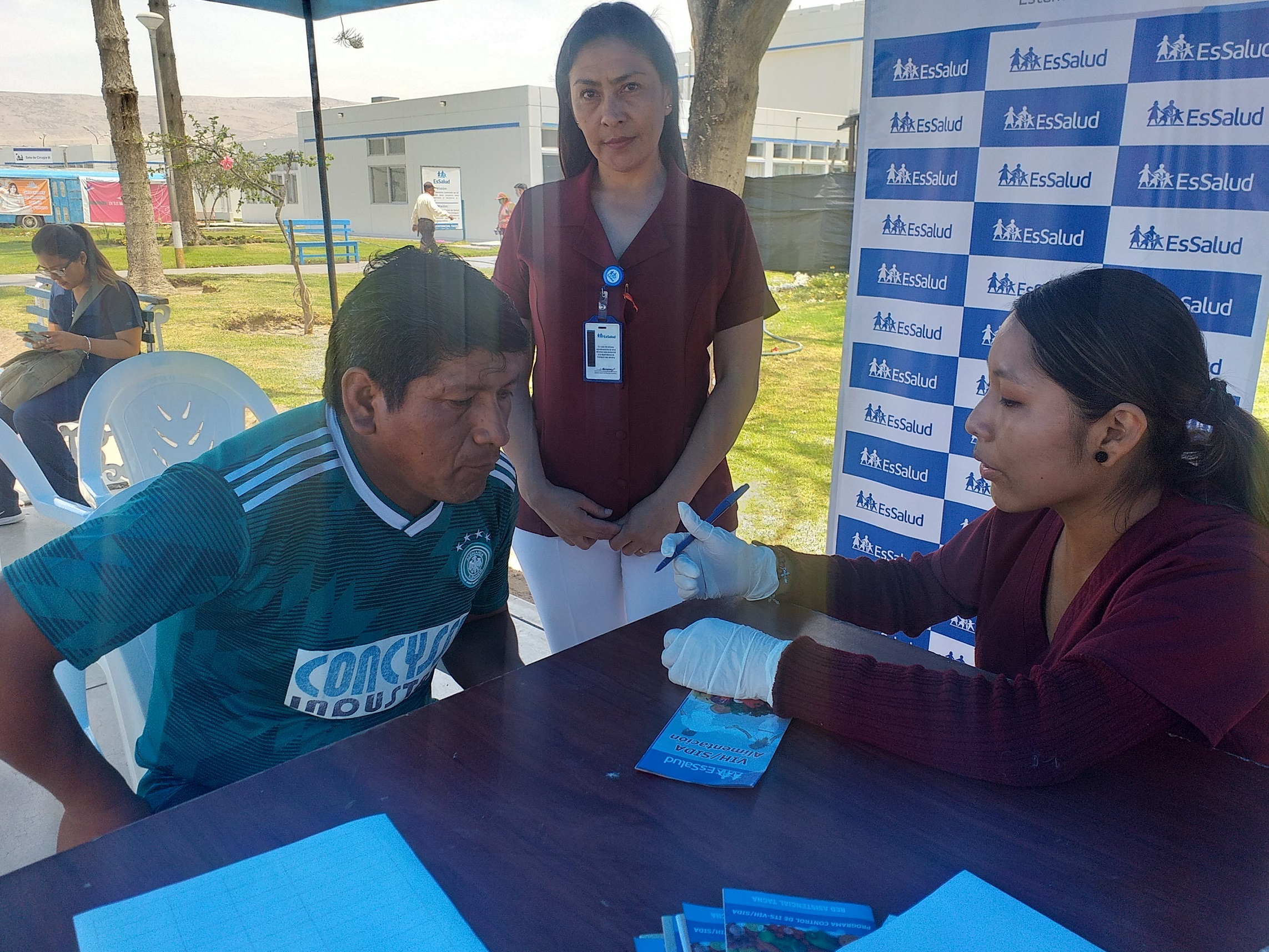 EsSalud Tacna realiza pruebas rápidas para despistaje de VIH
