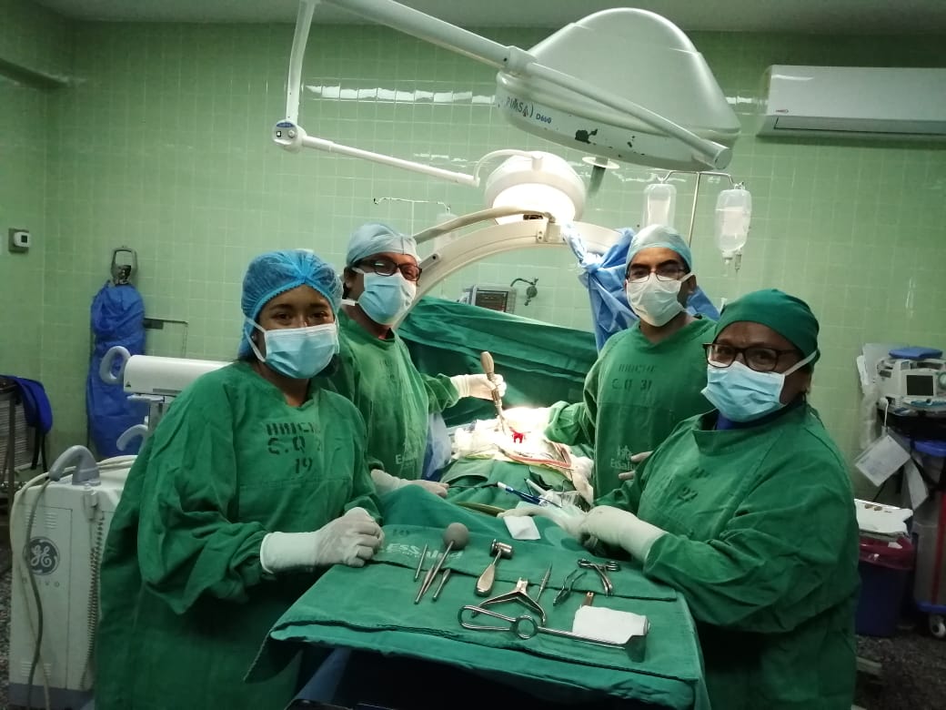 Piura: médicos de EsSalud usan moderno equipo Arco en C para resolver  fractura en columna de paciente