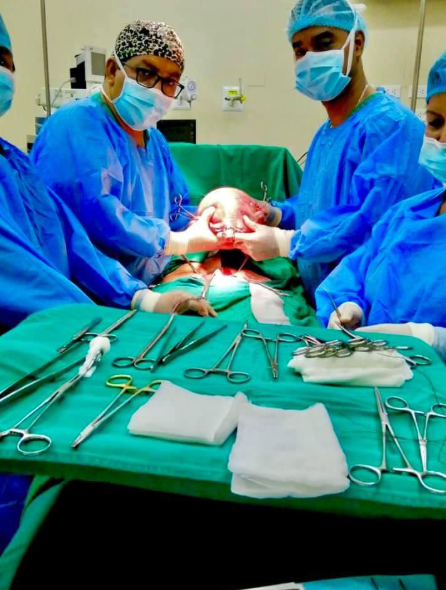 Loreto: médicos de EsSalud extirpan gigantesco tumor a mujer de 44 años