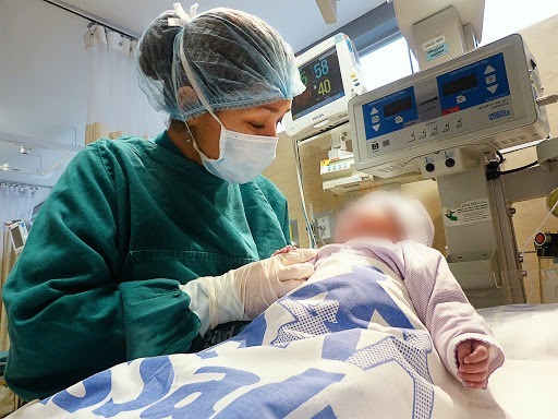 INCOR de EsSalud salva la vida de un bebé con dos días de nacido