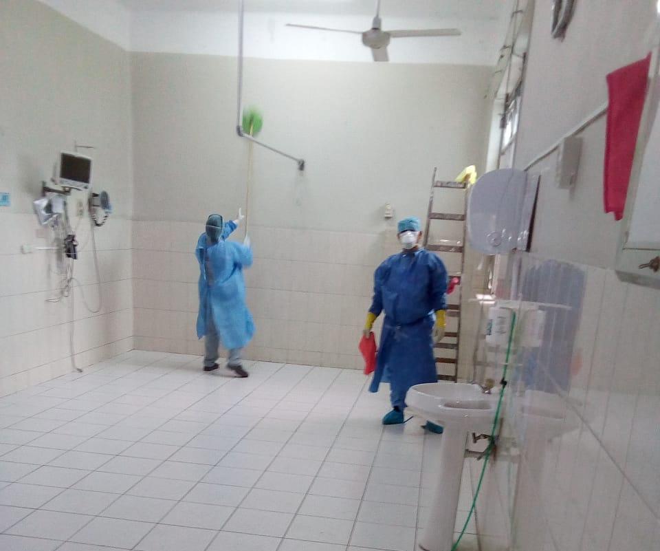 Essalud - Hospital Lazarte de EsSalud La Libertad realiza trabajos de limpieza, desinfección y  fumigación