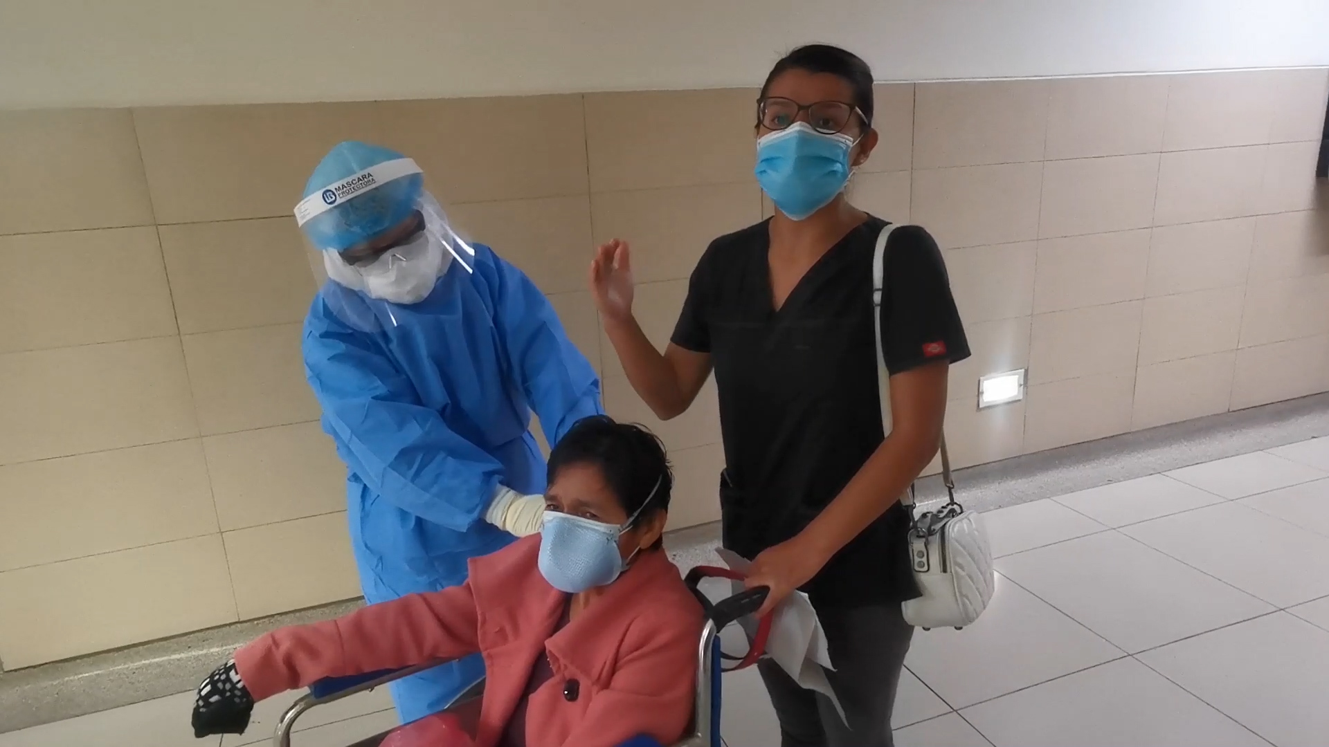 Esposos venezolanos lograron vencer al coronavirus en el hospital Guillermo Almenara de EsSalud