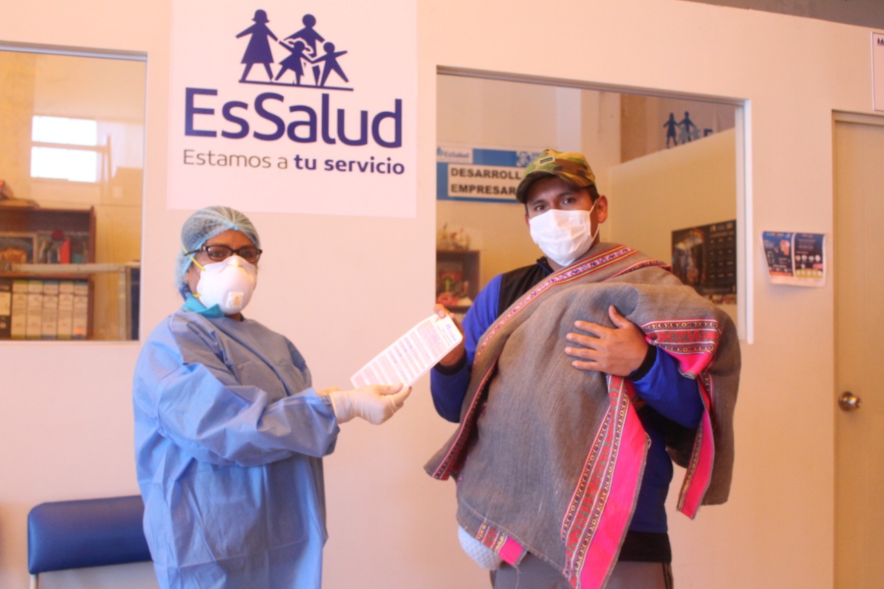 EsSalud Puno implementa vacunatorios diferenciados