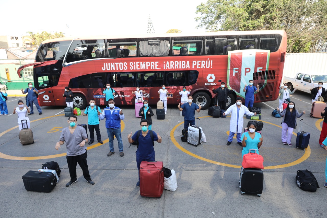 Bus de la selección peruana de fútbol realizó 200 viajes transportando personal de EsSalud en su lucha contra el COVID-19