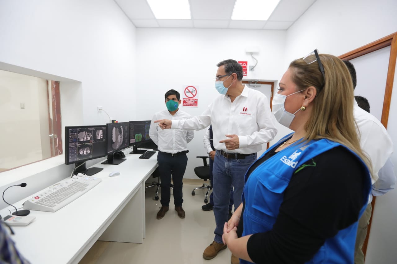 Inauguran moderno tomógrafo en hospital de EsSalud de Madre de Dios para tratamiento de pacientes Covid-19