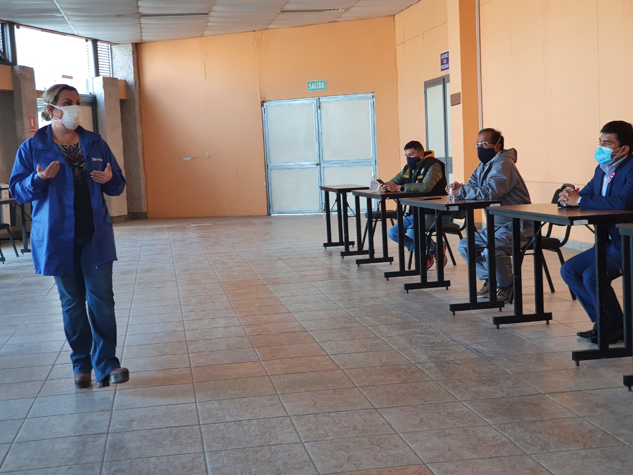 Fiorella Molinelli articula acciones con alcaldes distritales de la región Arequipa