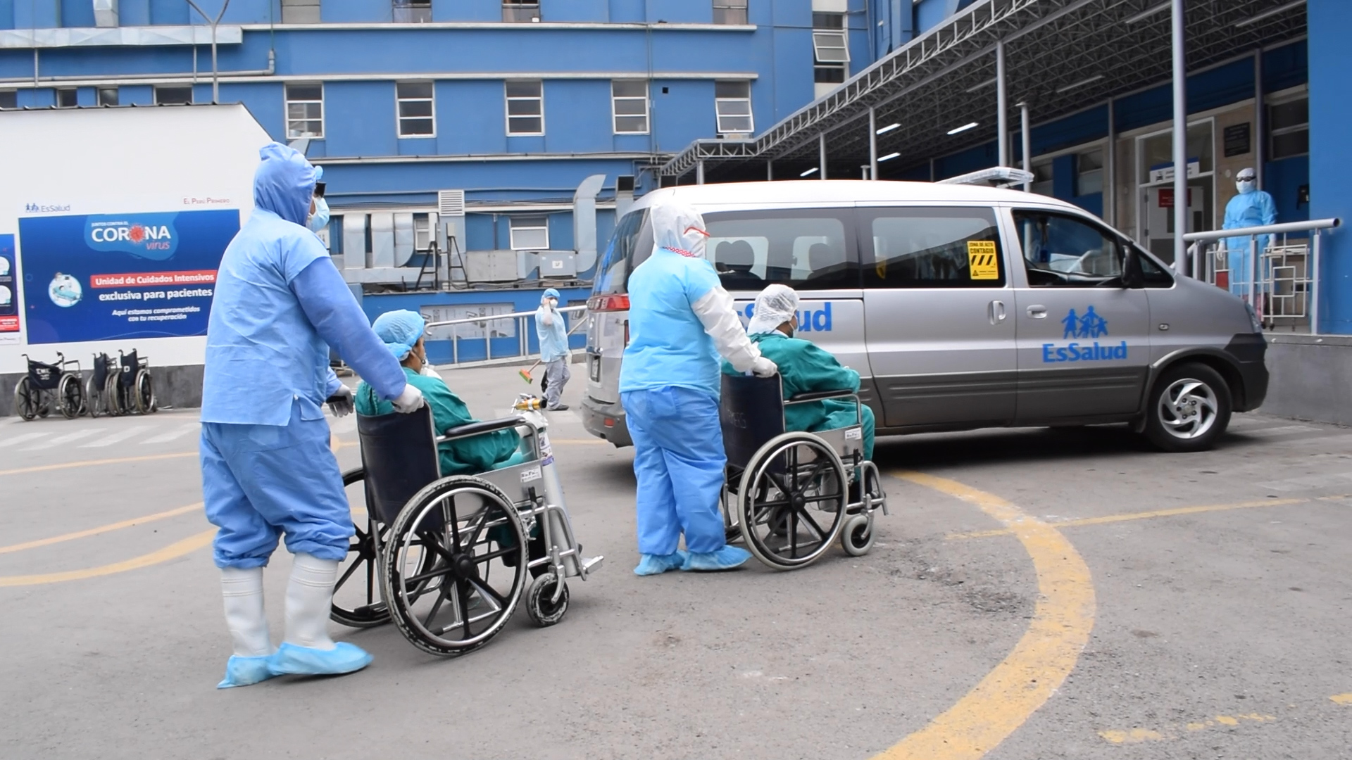 Essalud - EsSalud implementa Taxi Sanitario para traslado de pacientes Covid-19 a villas de EsSalud