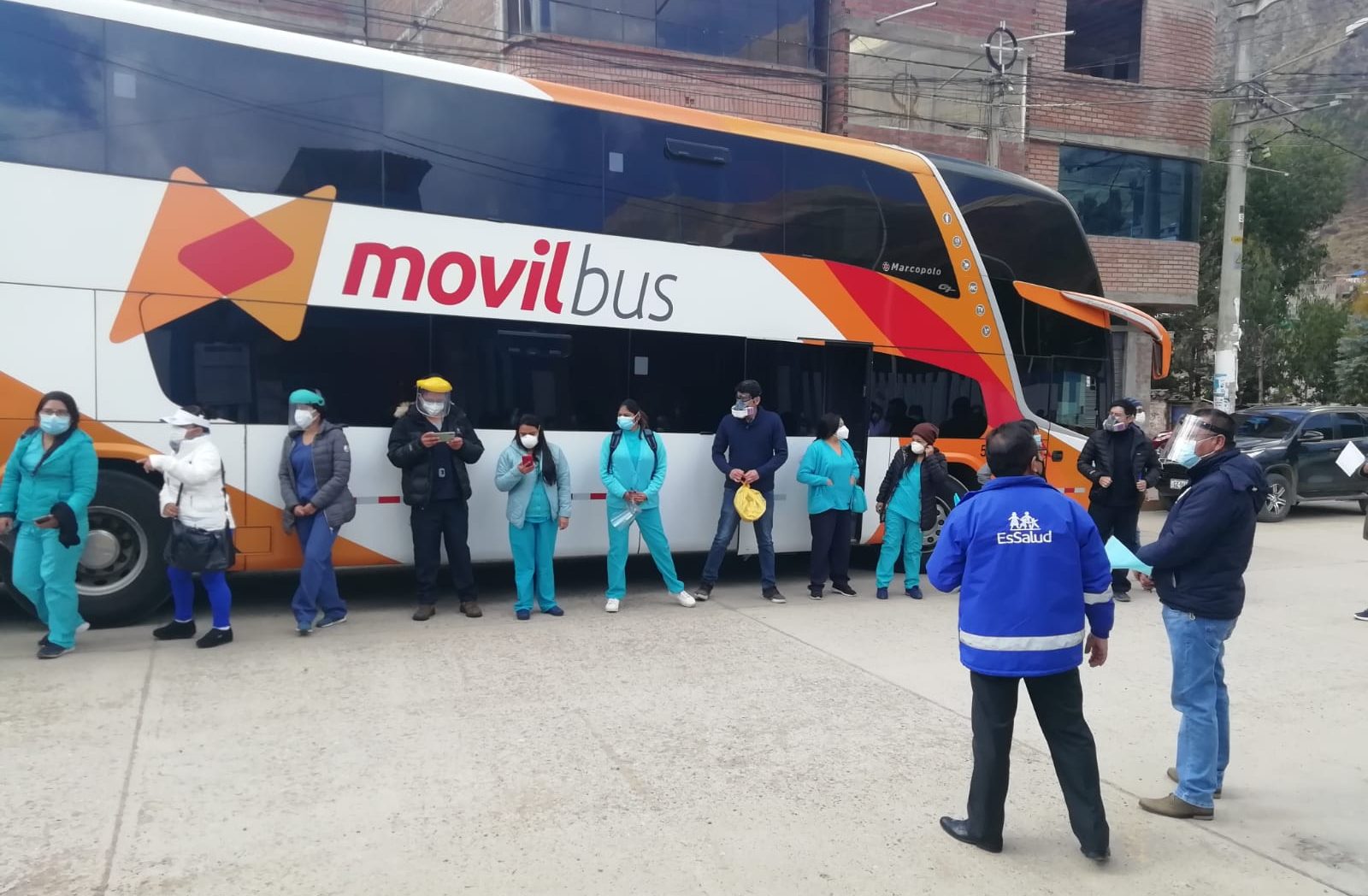 Essalud - 20 profesionales de EsSalud refuerzan acciones de detección temprana del Covid-19 en Huancavelica