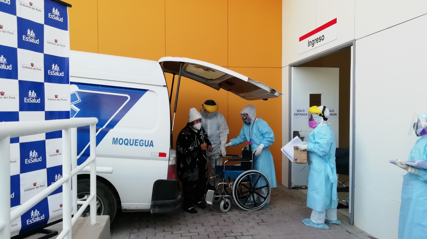 Hospital de Contingencia de EsSalud en Moquegua recibe a sus primeros pacientes