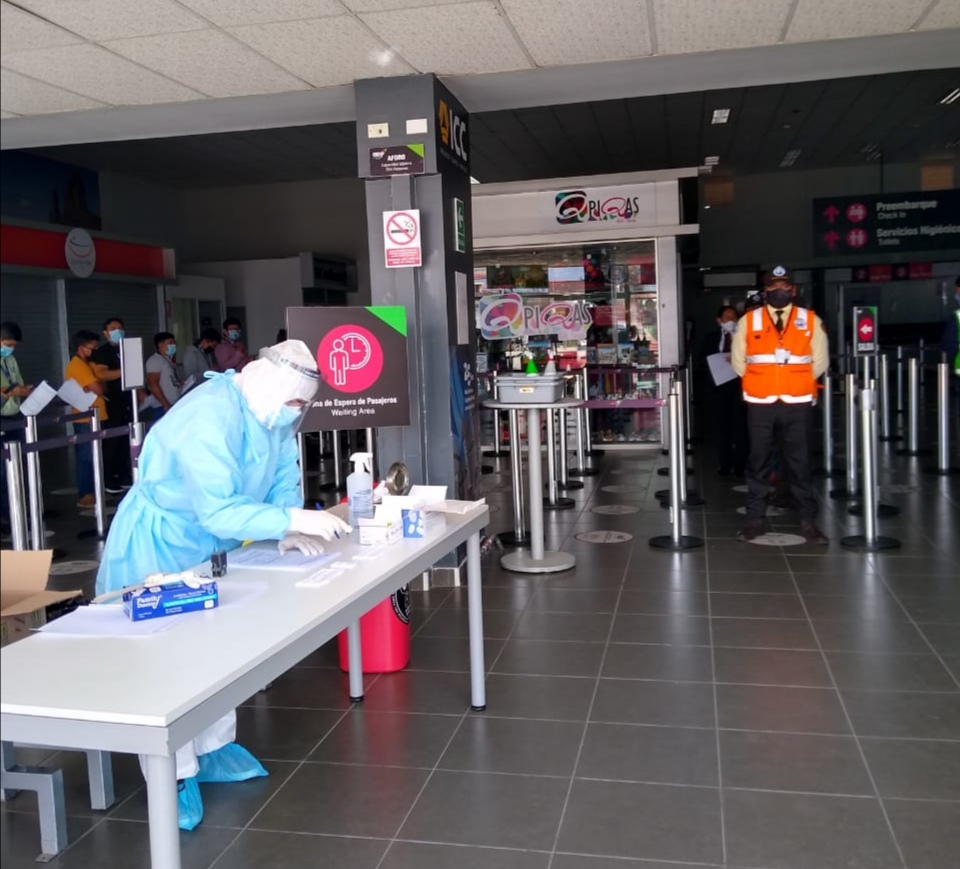 EsSalud Cajamarca realiza descarte de Covid-19 a trabajadores de aeropuerto de la región