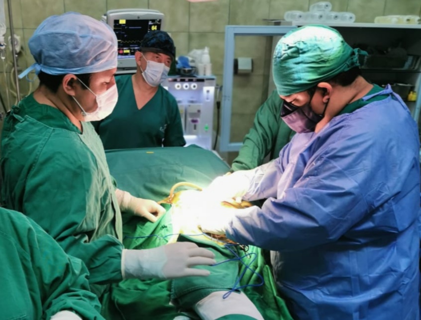 EsSalud Amazonas desarrolla exitosa cirugía de colocación de prótesis de cadera
