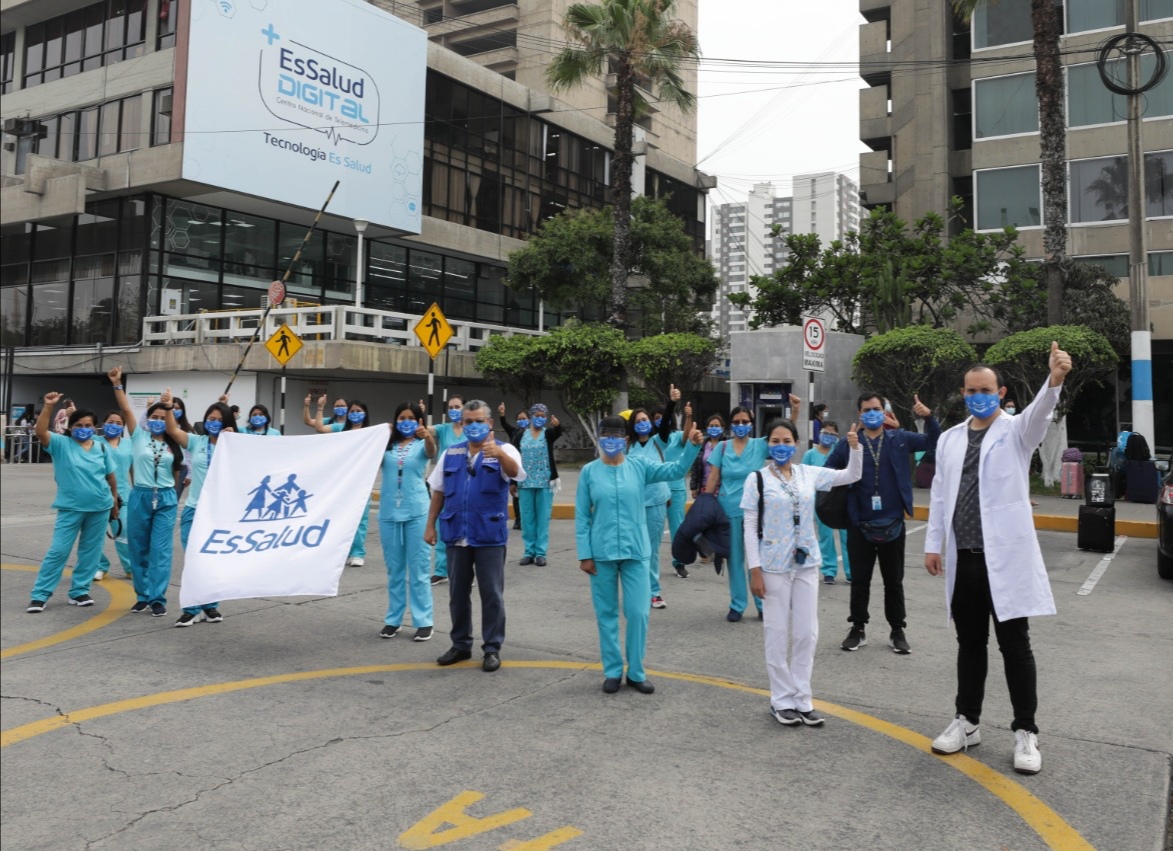 EsSalud Junín: 25 profesionales del Hospital Perú llegan a Huancayo para fortalecer atención de pacientes Covid-19