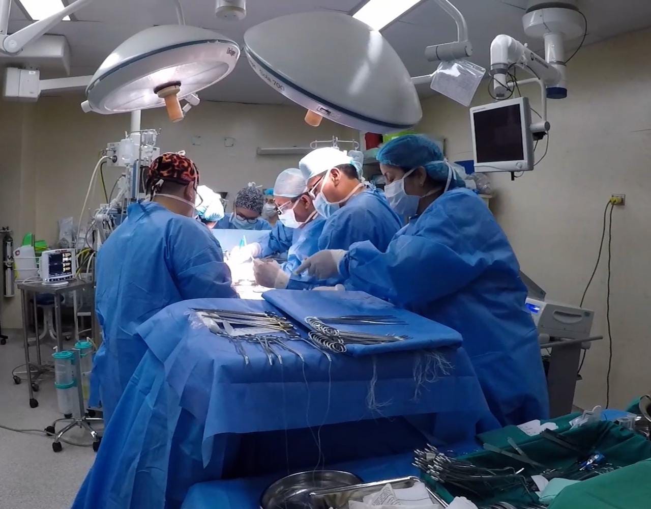 Cirujanos de EsSalud Junín corrigen malformación congénita en columna de bebé con bajo peso, lo que ponía en riesgo su vida