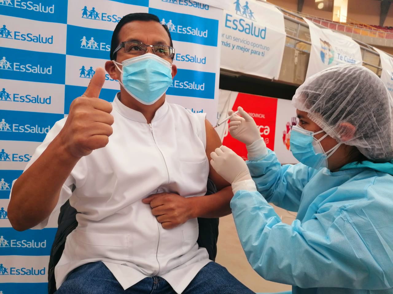 Essalud - EsSalud Cajamarca vacuna con dosis de refuerzo contra Covid-19