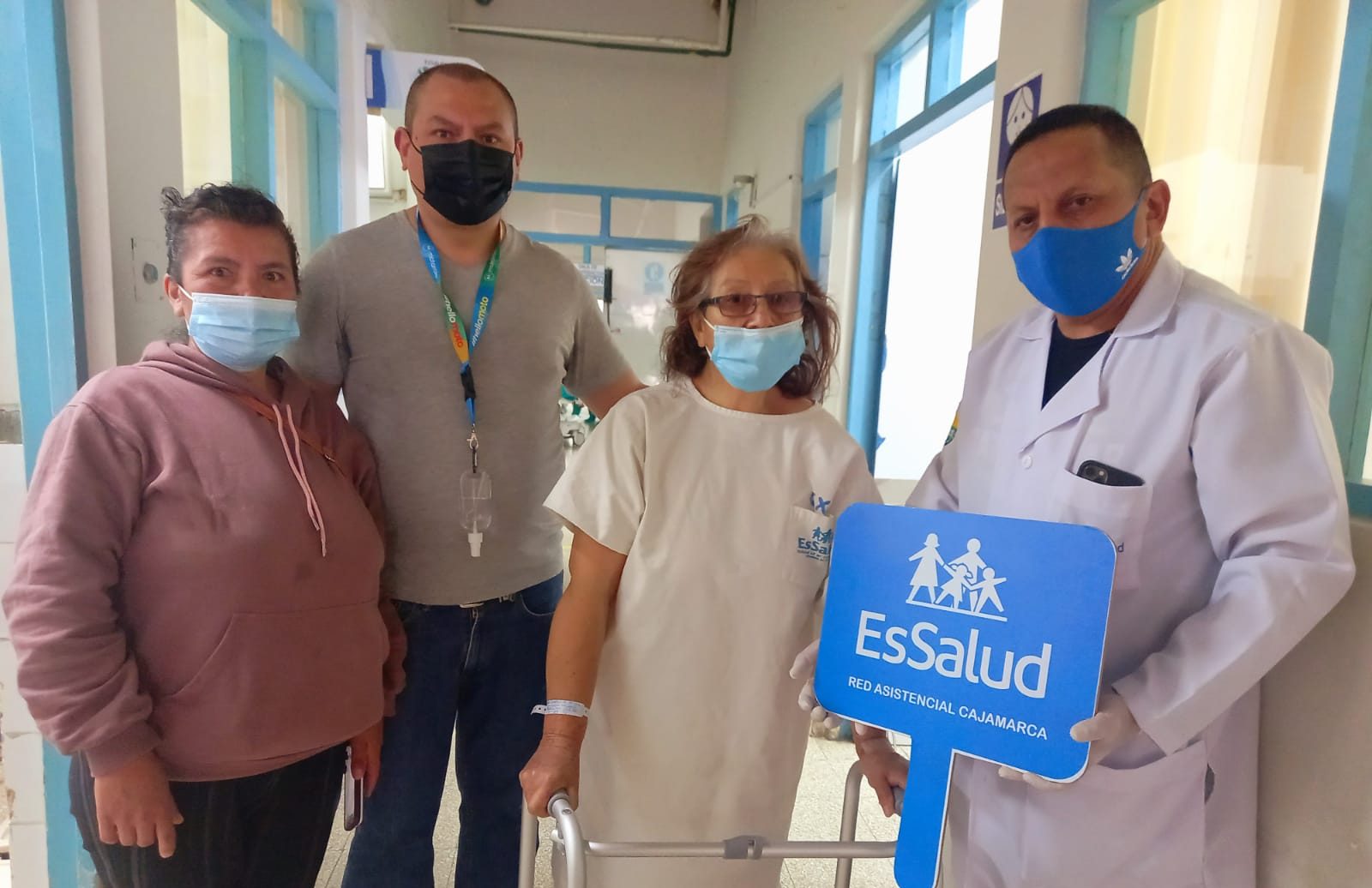 Essalud - EsSalud Cajamarca: abuela de 12 nietos volverá a caminar gracias a prótesis