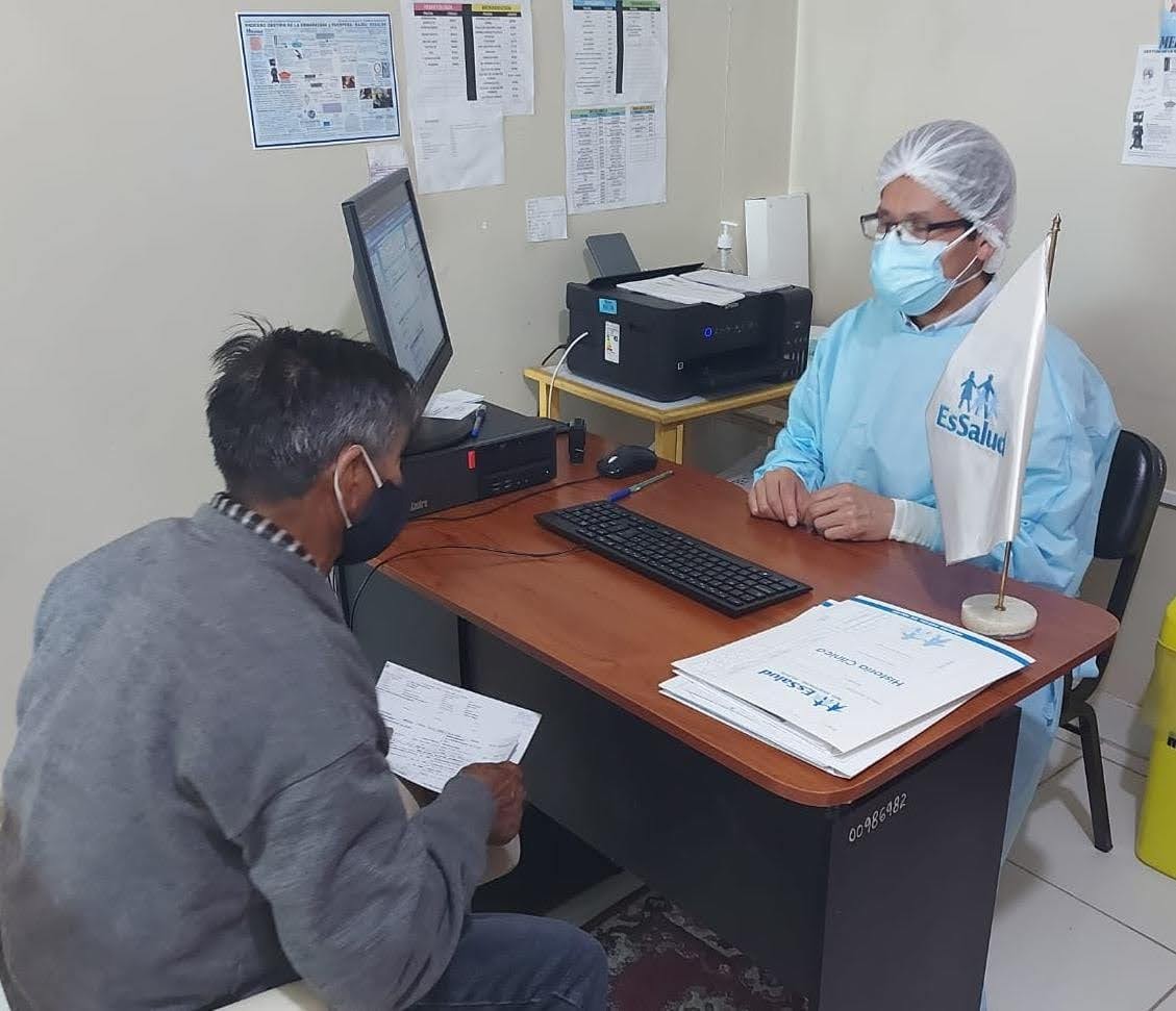 Essalud - Refuerzan la atención médica presencial en establecimientos de Juliaca   