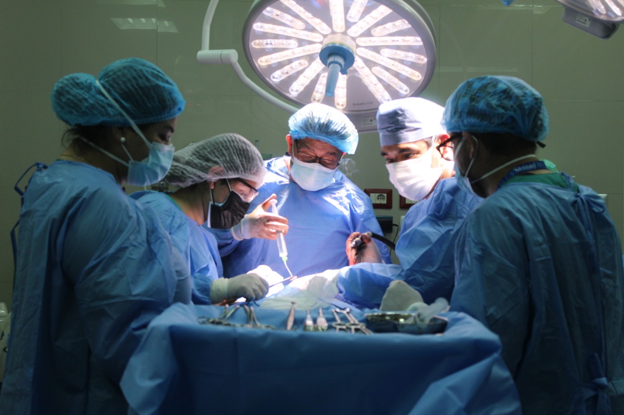 Essalud - Médicos de EsSalud Puno reconstruyen rostro fracturado de paciente de 38 años