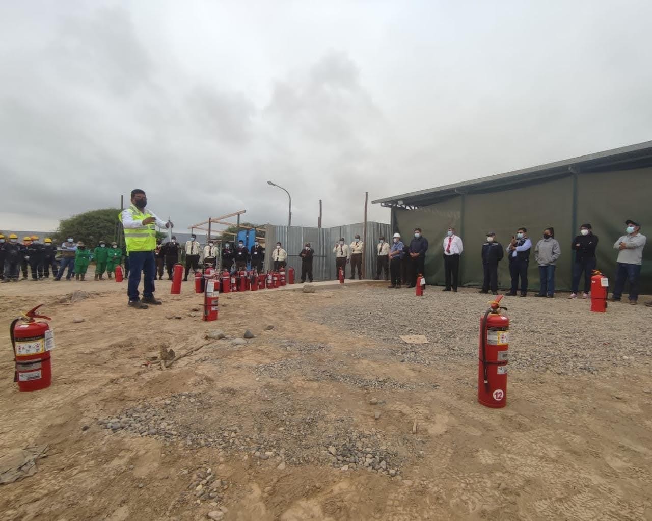 Essalud - Trabajadores de EsSalud Tacna fueron capacitados para enfrentar incendios