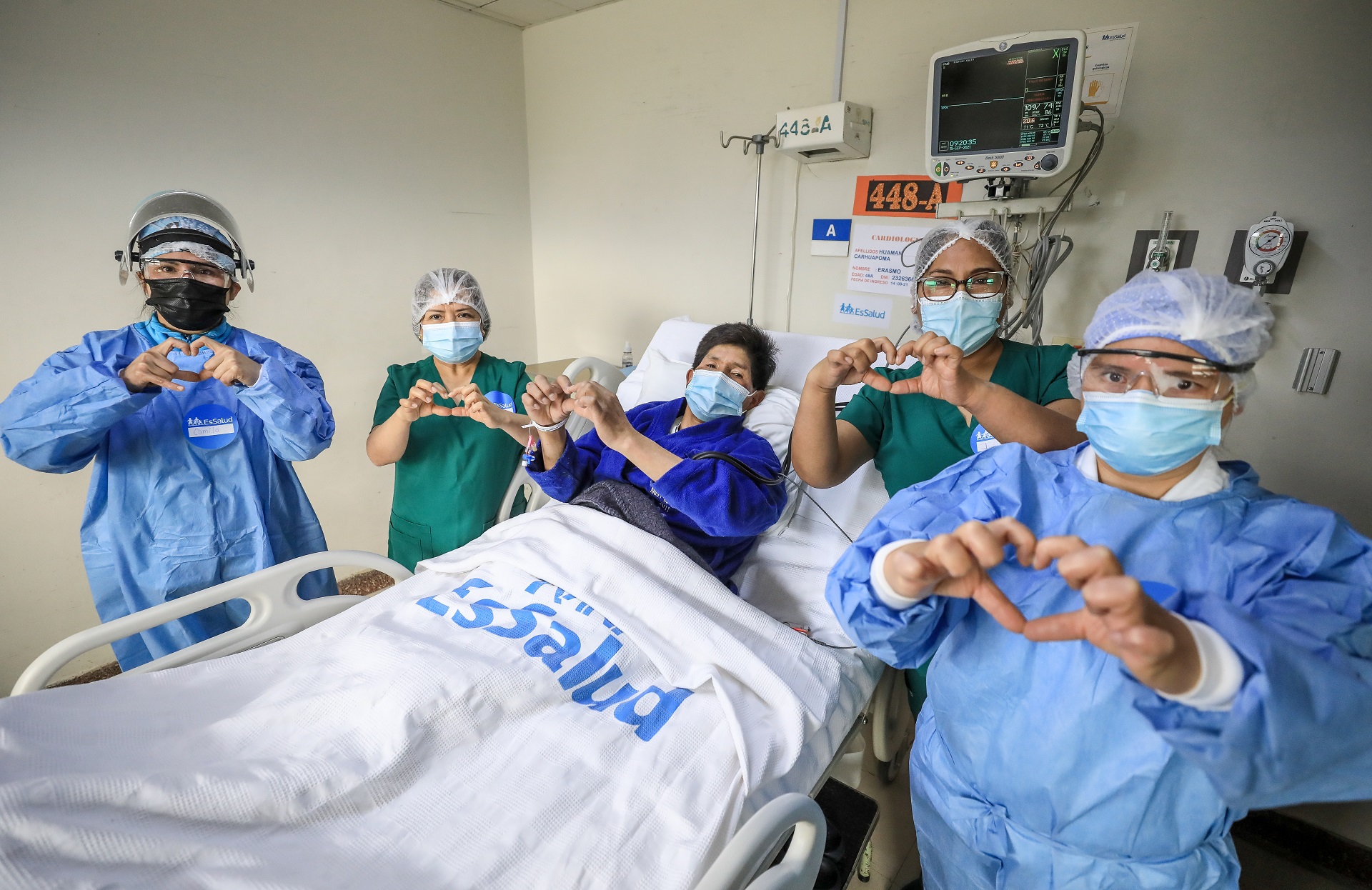 Essalud - Misión INCOR de EsSalud salva la vida de 10 pacientes gracias a exitosas cirugías al corazón