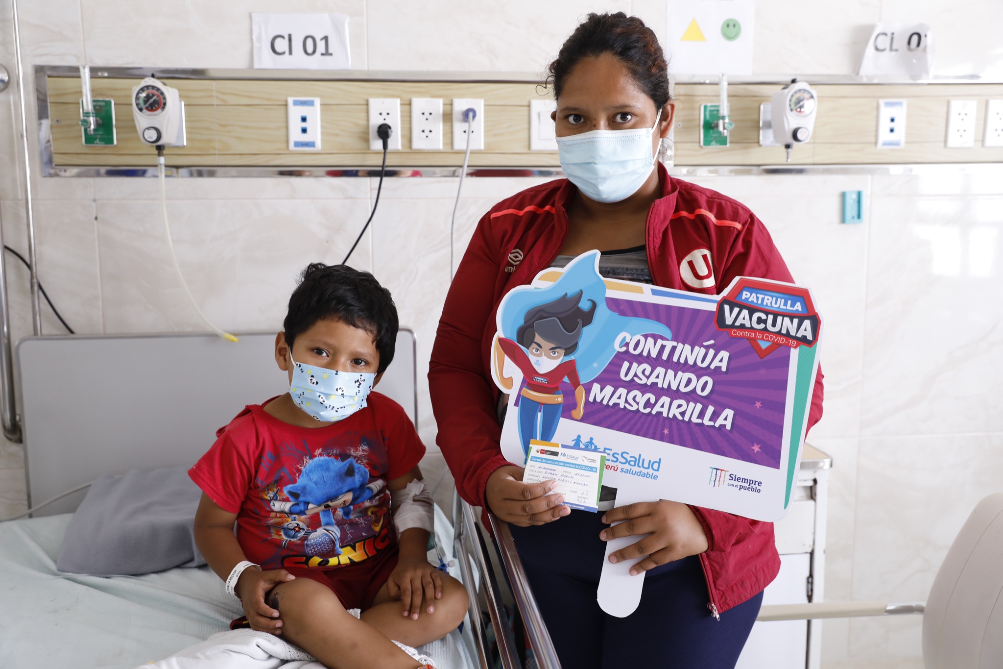 Essalud - Red Almenara inició vacunación de niños hospitalizados contra la COVID-19