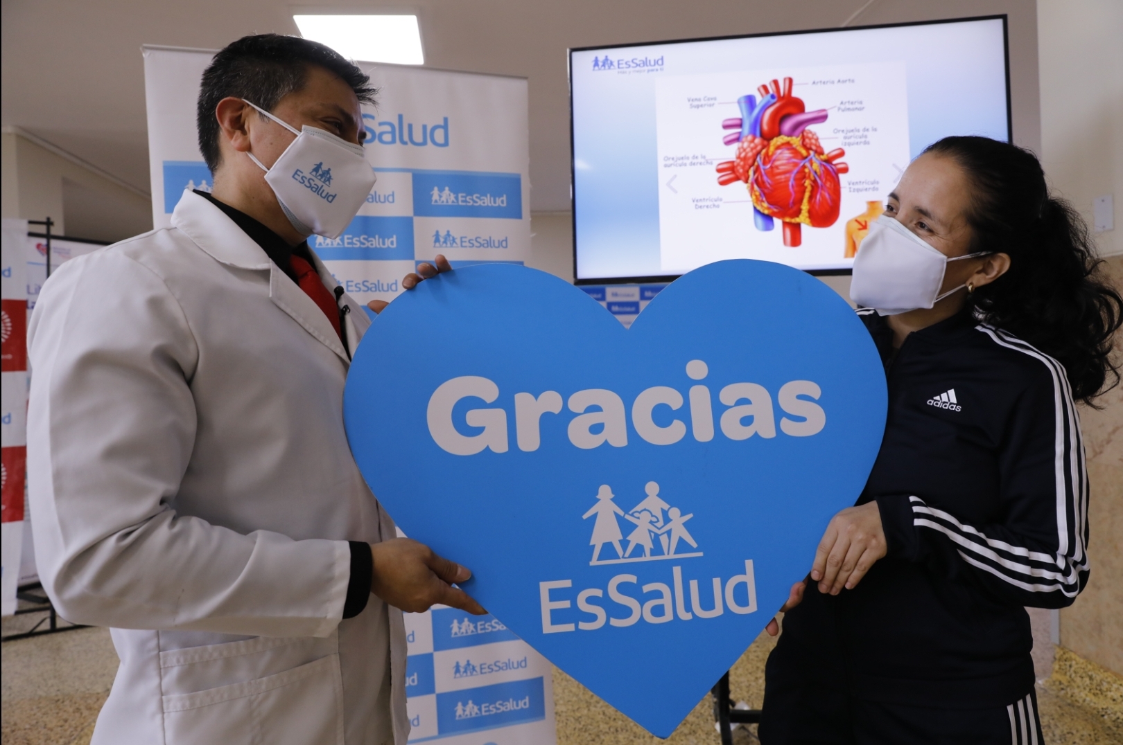 EsSalud salva corazón de madre de 40 años gracias a navegador 3D