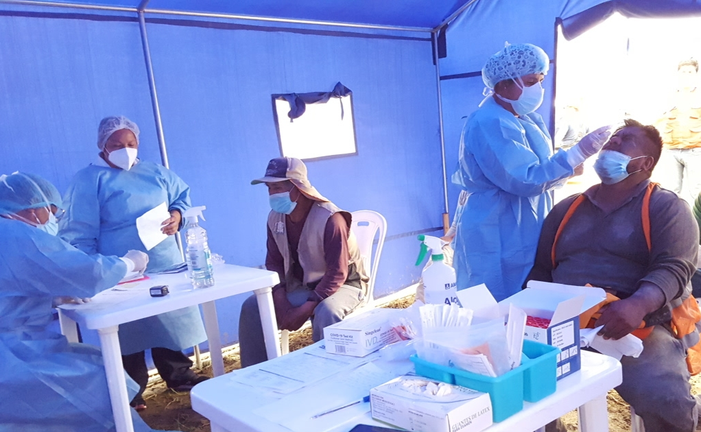 Essalud - Médicos de EsSalud atienden a más de 100 trabajadores de Chinecas y de construcción civil