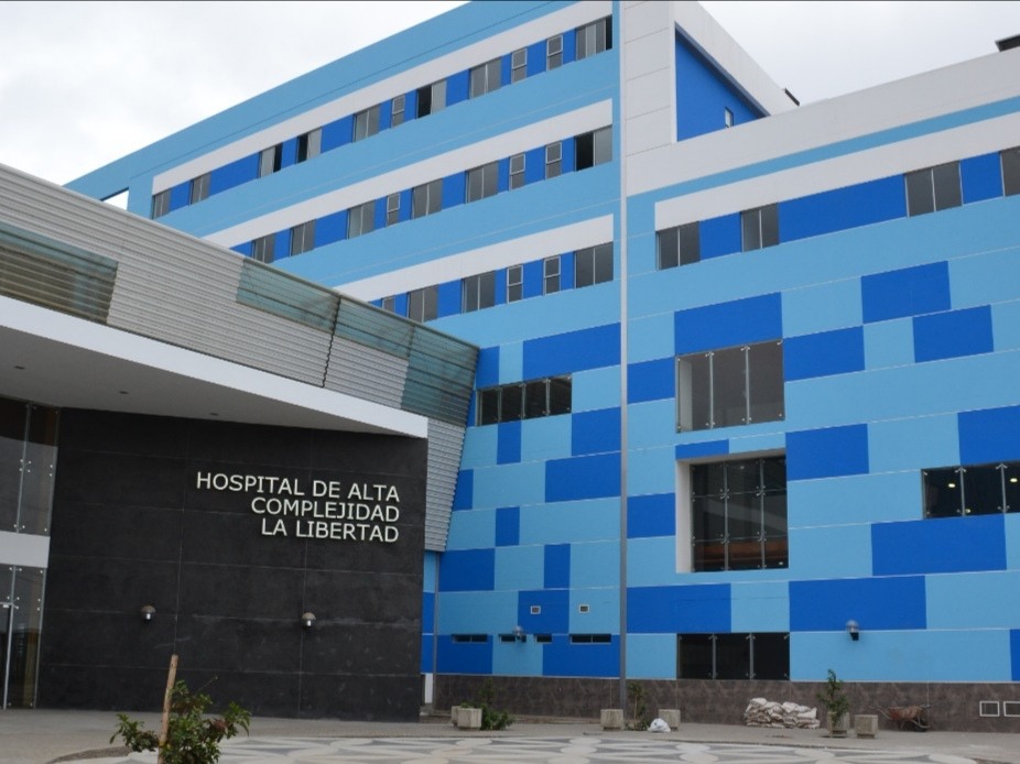 EsSalud La Libertad implementa triajes diferenciados, con apoyo de Hospital Perú, ante incremento de Covid-19