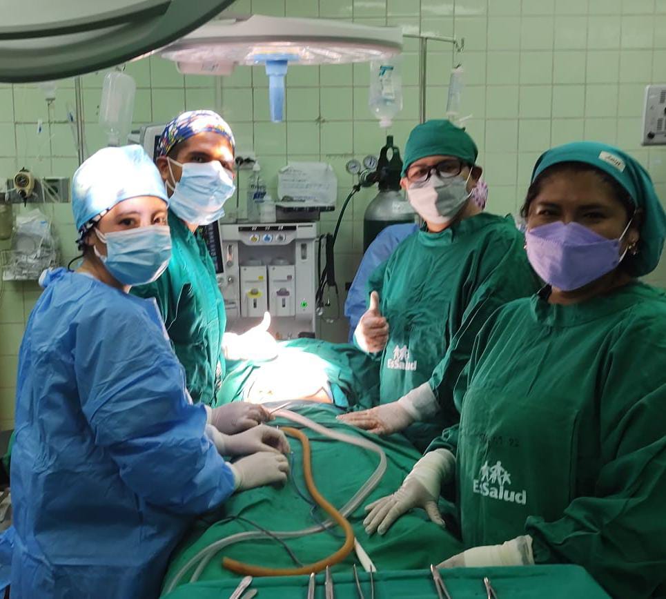 Essalud - Médicos de EsSalud Juliaca operan exitosamente a niña de 9 años