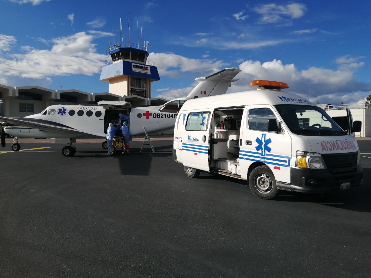 Essalud - En ambulancia aérea, EsSalud traslada a Lima a bebé ayacuchano