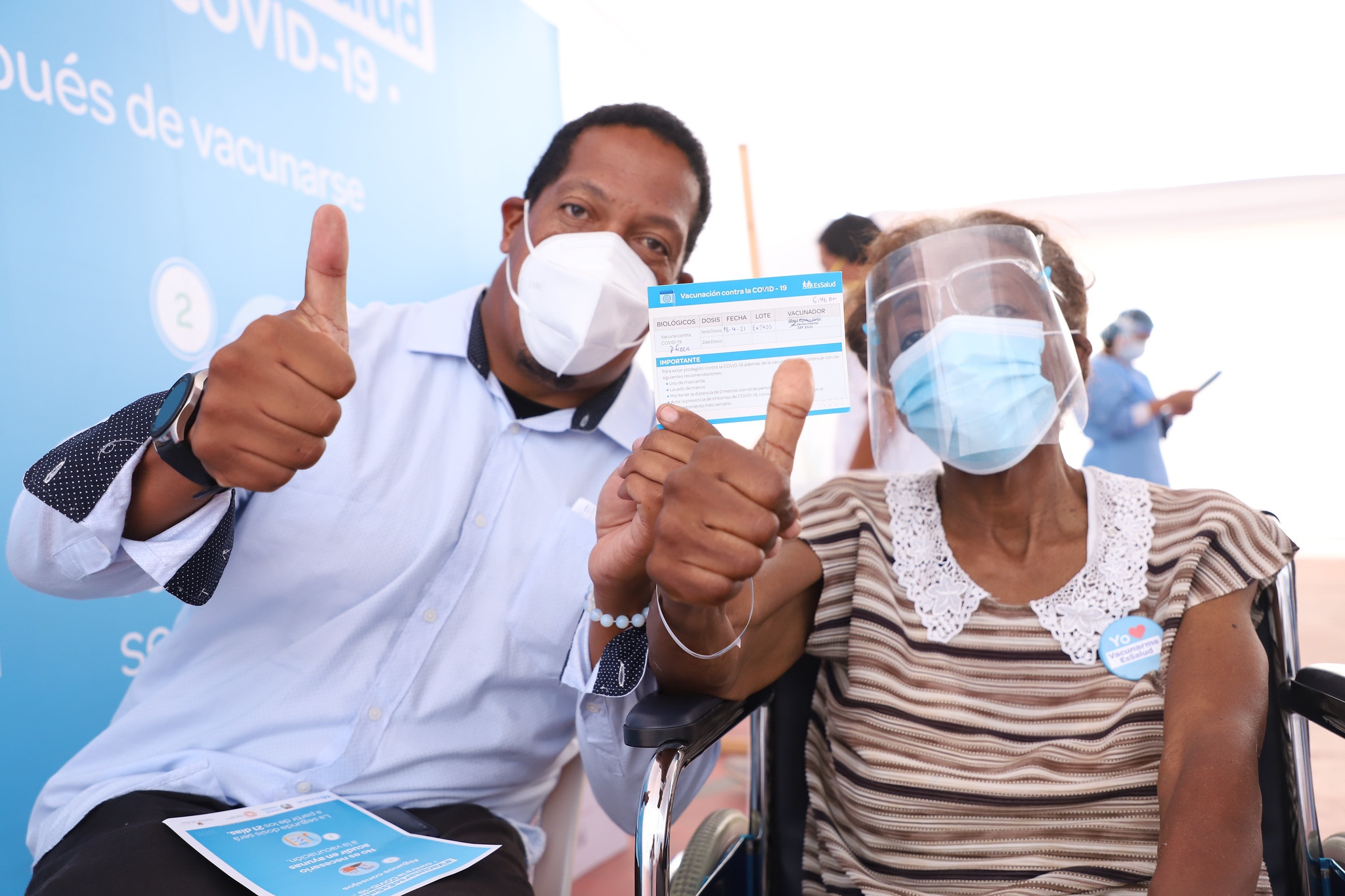 Essalud - EsSalud inmunizará en terminales terrestres de Lima contra la COVID-19 del 18 al 24 de abril