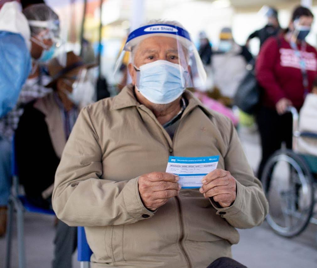 Essalud - EsSalud Arequipa inicia inmunización con la cuarta dosis, contra la Covid-19