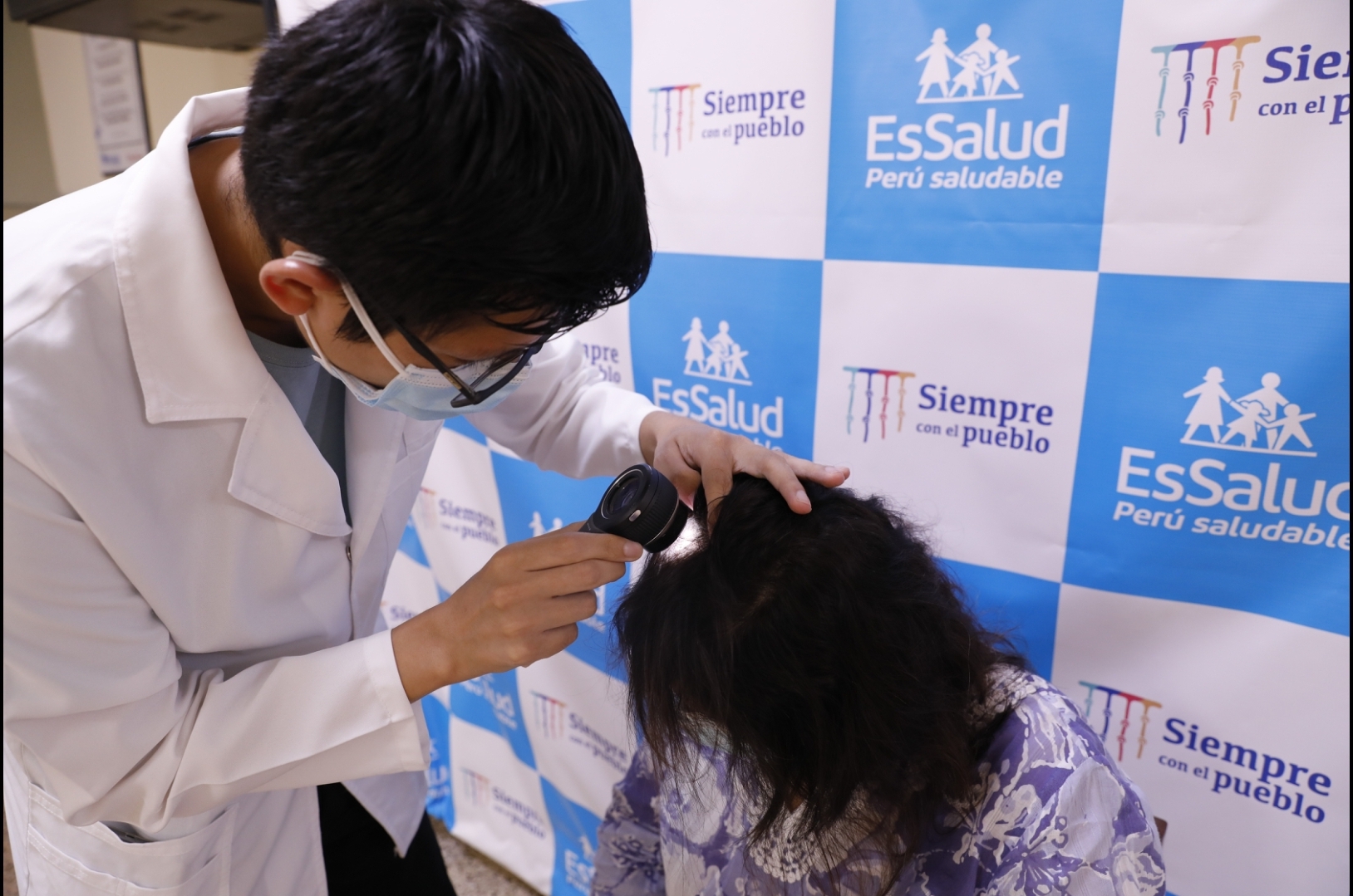 Festival Astrolabio dos semanas EsSalud: 60% de mujeres reportan caída del cabello tras sufrir COVID-19 -  Essalud