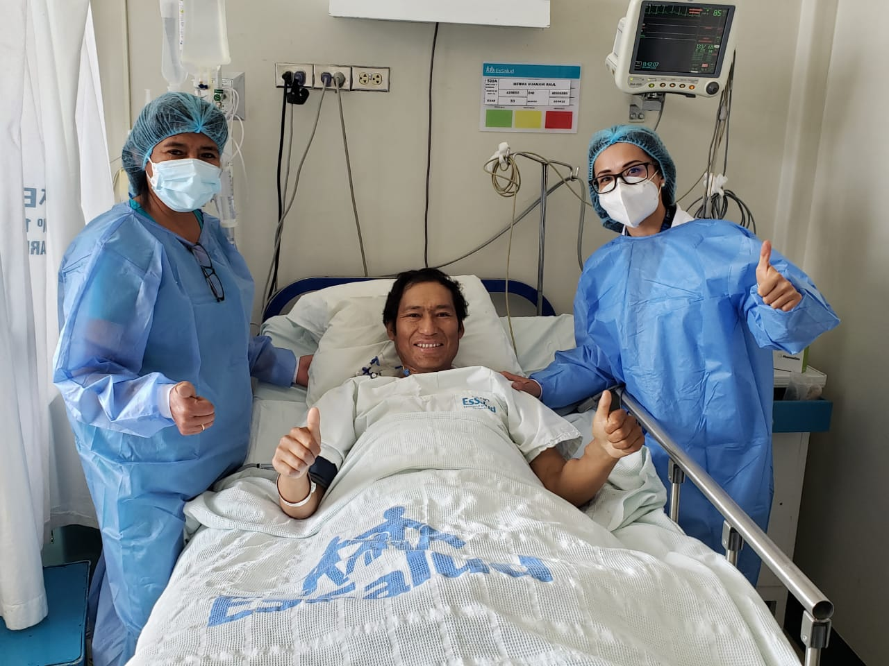 Essalud - EsSalud Arequipa: Salvan la vida de dos jóvenes padres con insuficiencia renal gracias a la donación de dos riñones