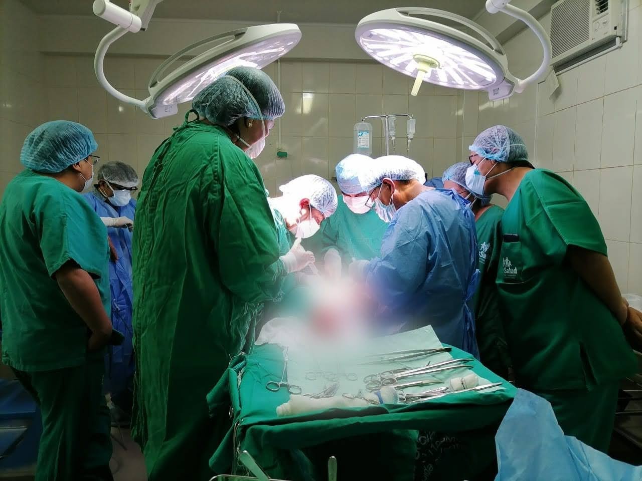 Médicos de EsSalud Puno salvan vida de un paciente, tras compleja intervención quirúrgica