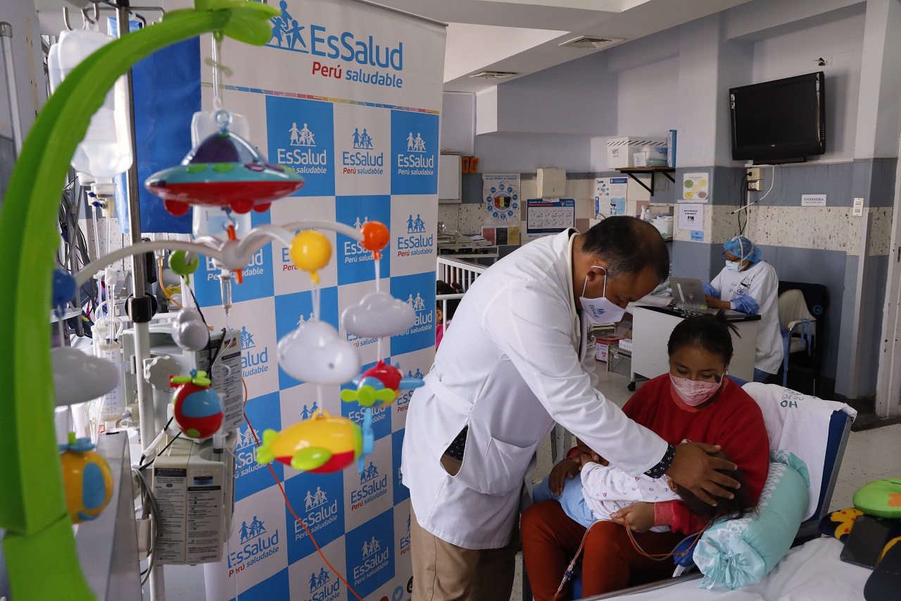 Essalud - EsSalud: Hospital Almenara ha realizado más de 450 cirugías pediátricas exitosas de mediana y mayor complejidad
