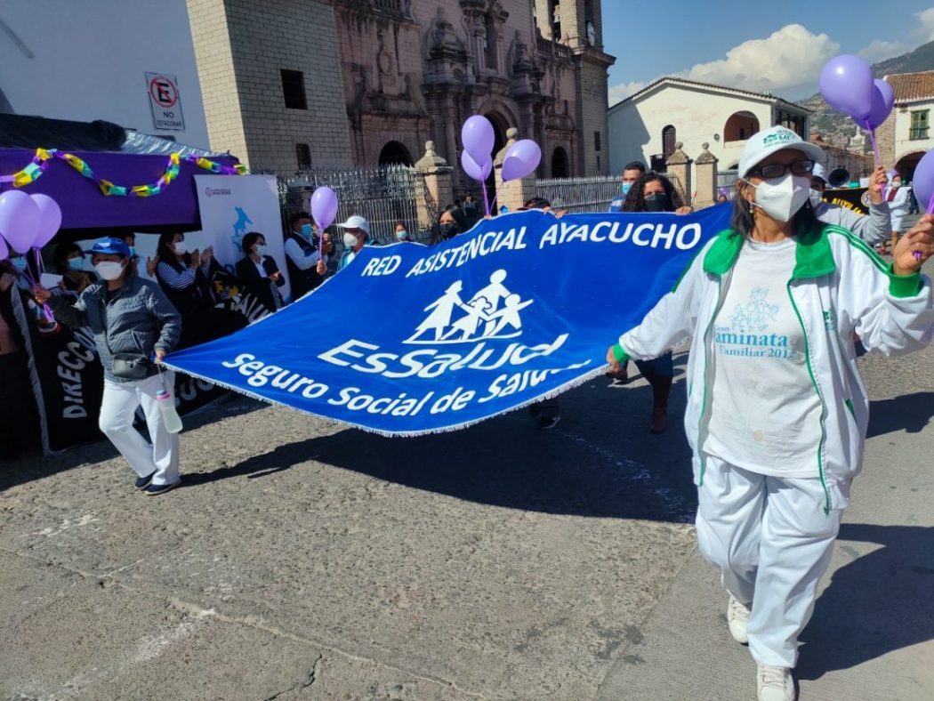 Essalud - EsSalud Ayacucho participa de marcha por Día nacional de la lucha contra la hepatitis B