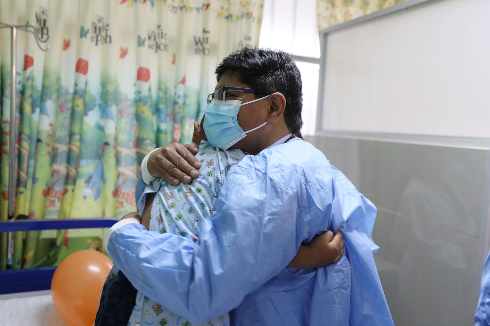 Essalud - EsSalud remodela área de hospitalización del Sabogal en beneficio de niños con cáncer y leucemia