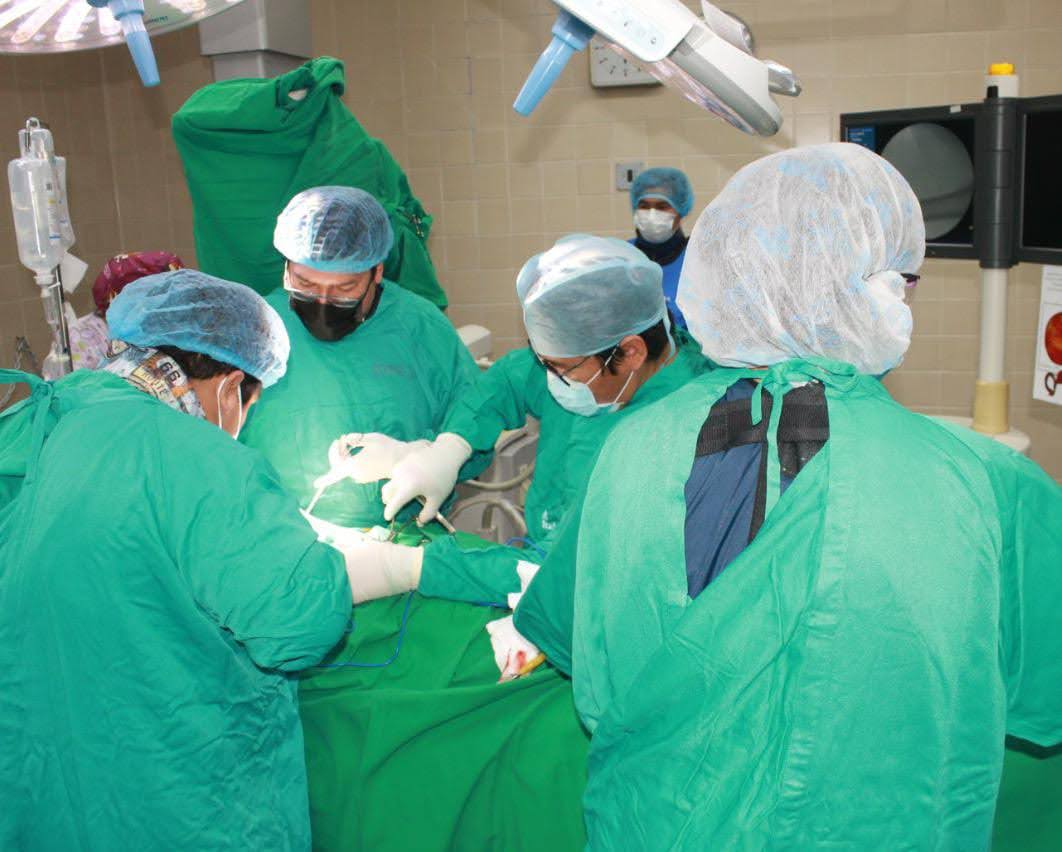 Essalud - EsSalud Cusco salva vida de paciente con aneurisma, mediante cirugía endovascular