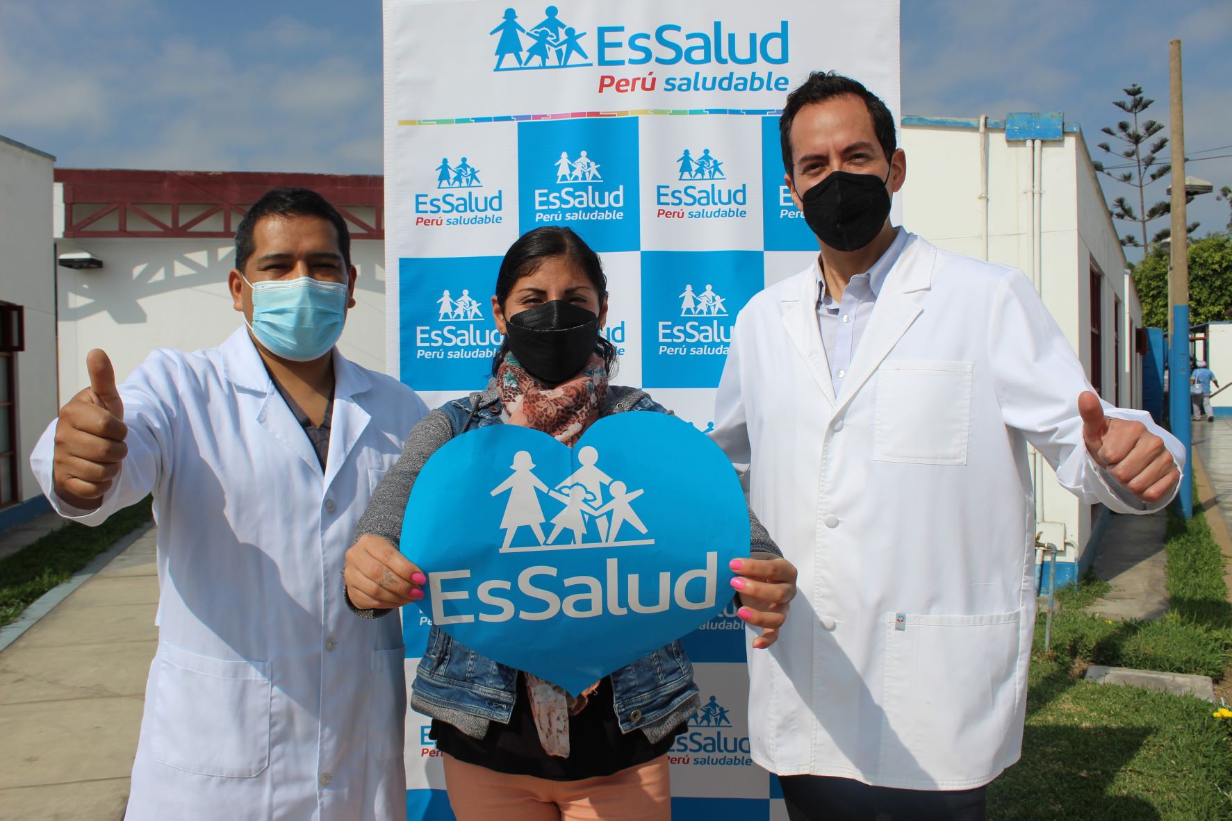 Essalud - EsSalud: Médicos del hospital Sabogal salvan vida de madre chalaca al extirparle tumor gigante de 15 kilos