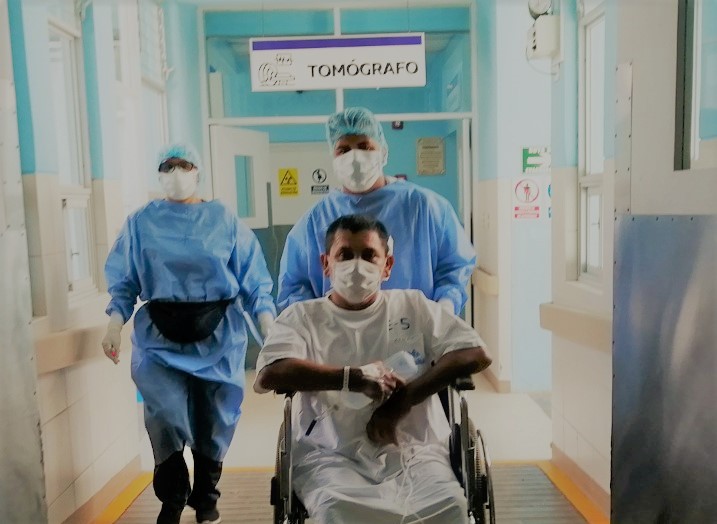 Médicos de EsSalud Tumbes reconstruyen clavícula de trabajador accidentado