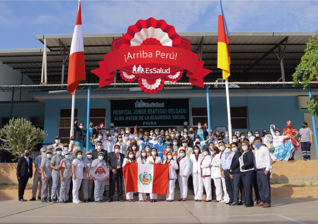 Trabajadores de EsSalud Piura rinden homenaje al Perú con actividades cívicas