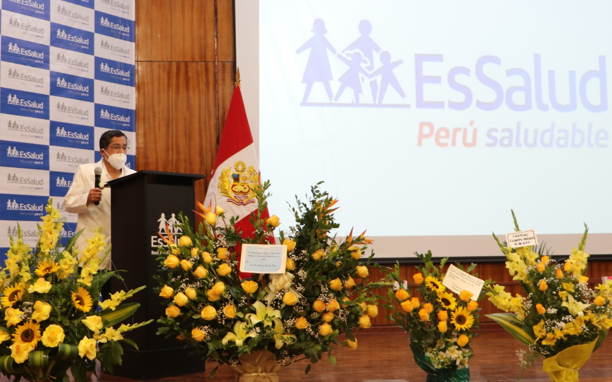 Essalud - Dr. Luis Mendoza Rojas asume como nuevo gerente de la Red Asistencial Junín de EsSalud