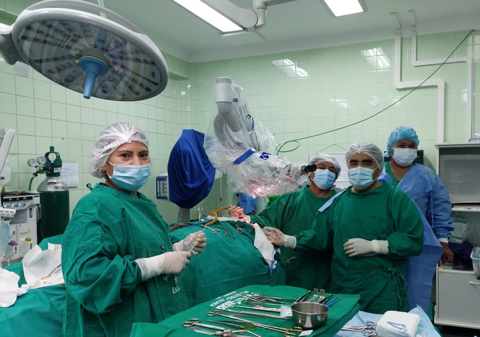 Essalud - Médicos de EsSalud Juliaca operan a un paciente de 46 años con aneurisma cerebral