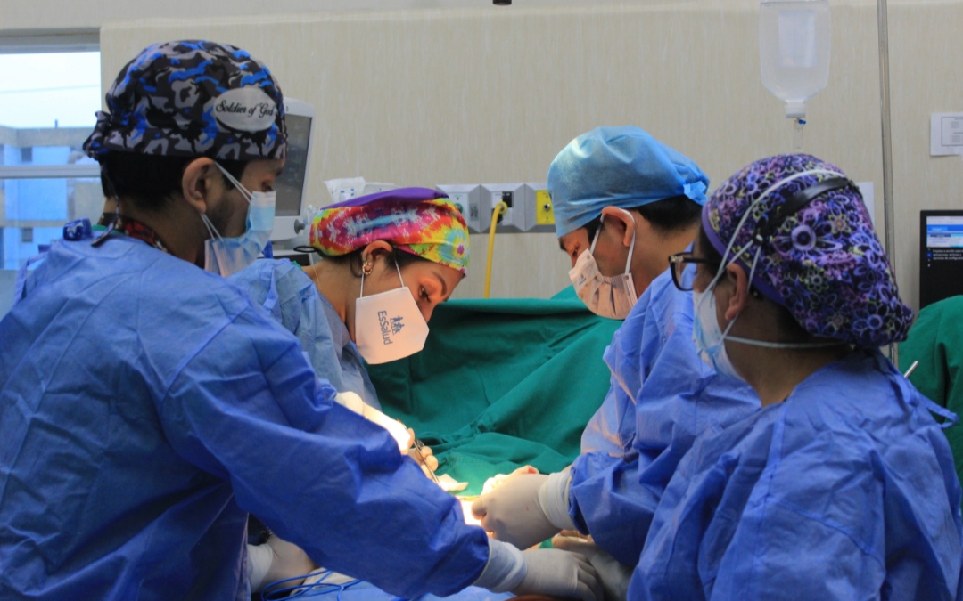 Essalud - EsSalud reconstruye abdomen de pacientes que sufrían hernias gigantes con técnicas modernas e innovadoras