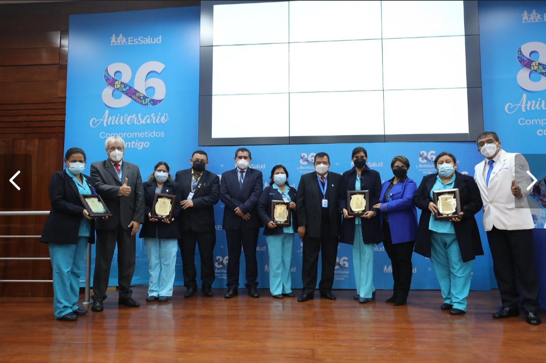 Essalud - Más de 13 mil enfermeras y enfermeros de EsSalud reciben merecido reconocimiento por su labor asistencial